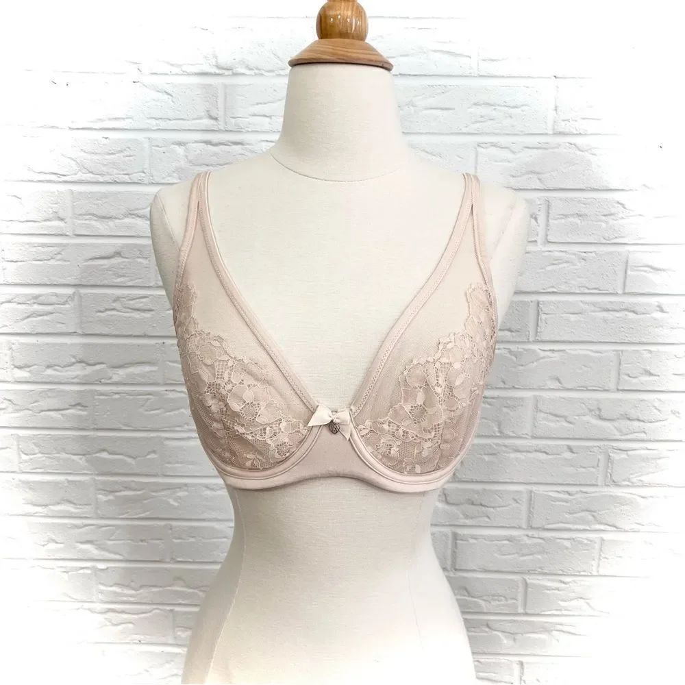 Victoriaโs Secretย BodyโbyโVictoriaโUnlinedโDemiโBraโSizeโ32DD